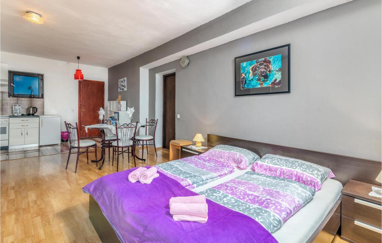 Lovely Apartment In Stara Baska With Wifi Exterior foto